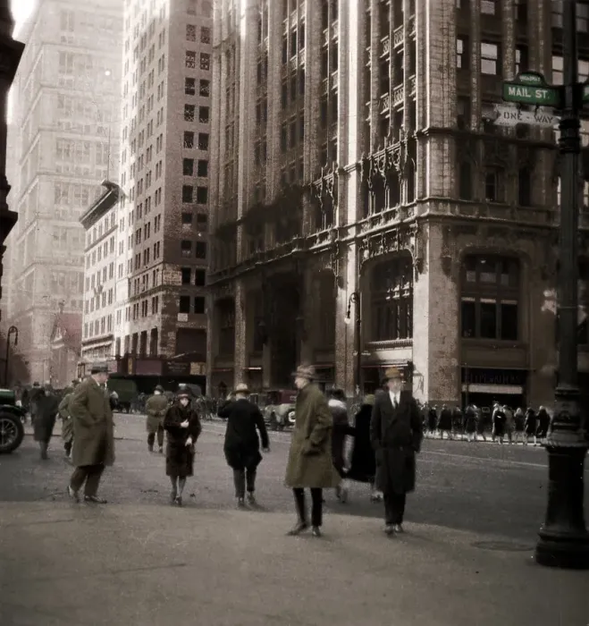 Framed Print : Lower Broadway, New York City, USA, 20th century. Artist: J Dearden Holmes Framed Print : Lower Broadway, New York City, USA, 20th century. Artist: J Dearden Holmes