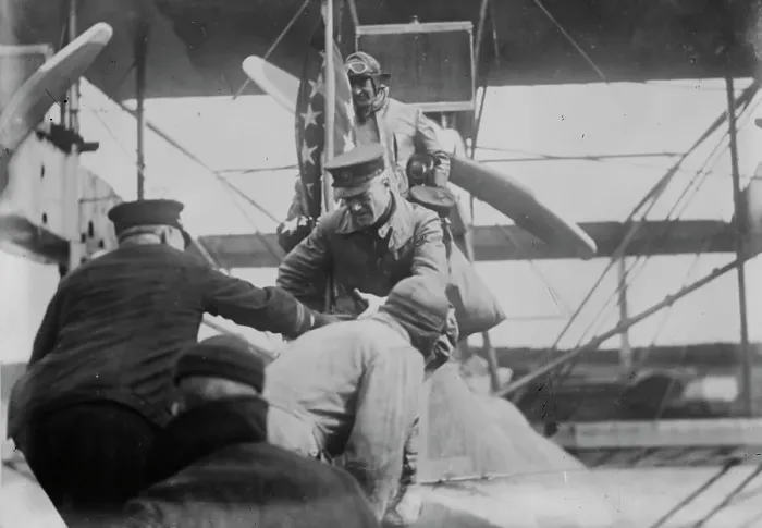 Framed Print : Lt. Com. Mitscher & Lt. Barin Landing, between c1915 and c1920. Creator: Bain News Service Framed Print : Lt. Com. Mitscher & Lt. Barin Landing, between c1915 and c1920. Creator: Bain News Service