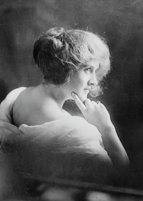 Framed Print : Lula Maysmith, between c1910 and c1915. Creator: Bain News Service Framed Print : Lula Maysmith, between c1910 and c1915. Creator: Bain News Service
