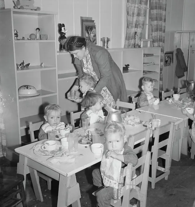 Framed Print : Lunchtime for young migrants at Shafter Camp, California, 1939. Creator: Dorothea Lange Framed Print : Lunchtime for young migrants at Shafter Camp, California, 1939. Creator: Dorothea Lange