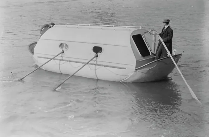 Framed Print : Lundin Life Boat, between c1910 and c1915. Creator: Bain News Service