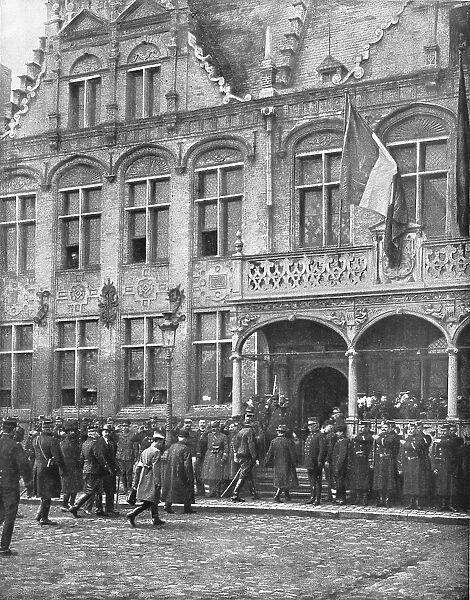 'L'Union Cordiale des Allies; Le Roi Albert et M Poincare a Furnes le 1er Novembre 1914, 1914. Creator: Unknown
