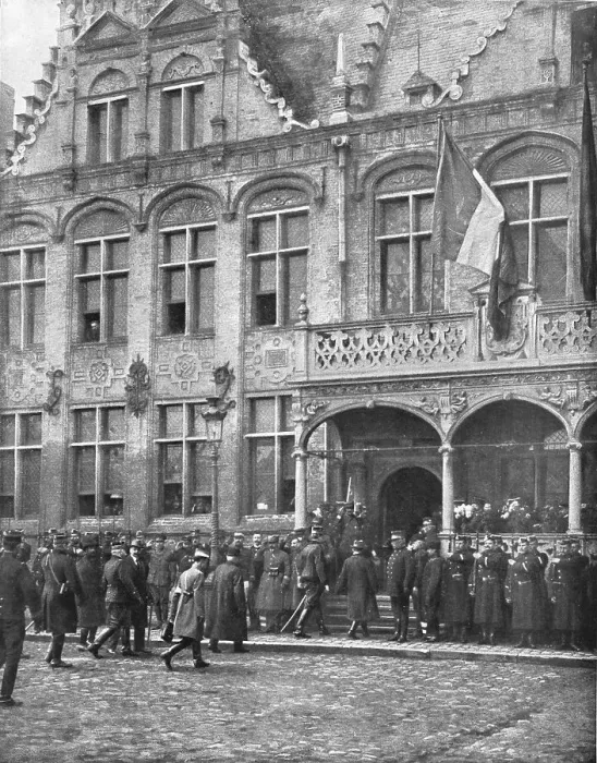 Framed Print : L'Union Cordiale des Allies; Le Roi Albert et M Poincare a Furnes le 1er Novembre 1914, 1914. Creator: Unknown Framed Print : L'Union Cordiale des Allies; Le Roi Albert et M Poincare a Furnes le 1er Novembre 1914, 1914. Creator: Unknown