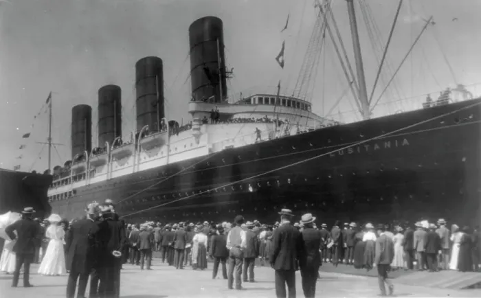 Framed Print : LUSITANIA arriving in N.Y. for first time, Sept. 13, 1907: starboard view; crowd at dock... 1907. Creator: Frances Benjamin Johnston