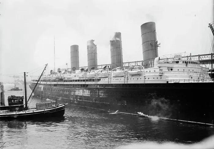 Framed Print : LUSITANIA, between c1910 and c1915. Creator: Bain News Service Framed Print : LUSITANIA, between c1910 and c1915. Creator: Bain News Service