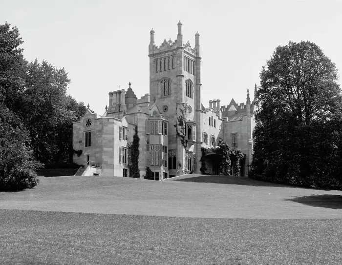 Framed Print : Lyndhurst, home of Mr[s.] [Hele]n Gould Shepard, Tarrytown, N.Y. c.between 1910 and 1920. Creator: Unknown