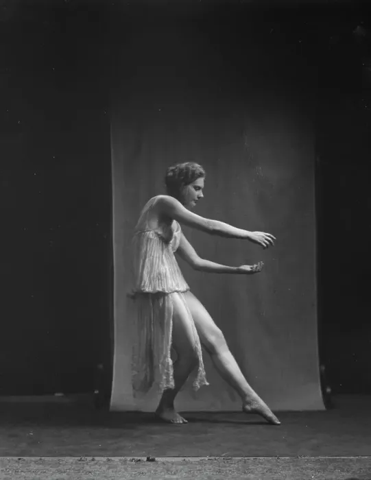 Framed Print : Lyons, Helen, Miss, between 1917 and 1921. Creator: Arnold Genthe Framed Print : Lyons, Helen, Miss, between 1917 and 1921. Creator: Arnold Genthe