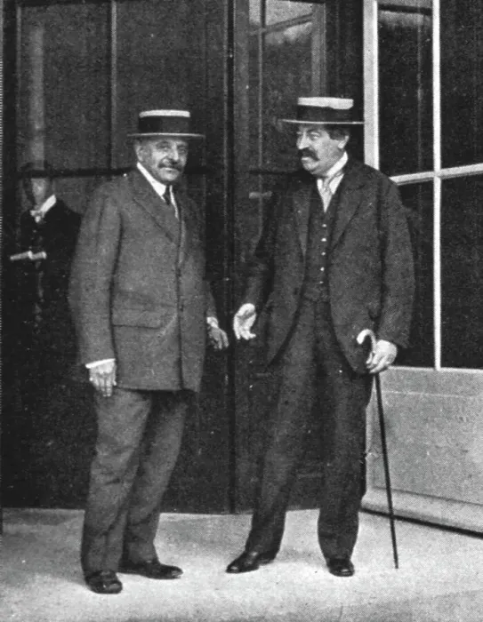 Framed Print : M Aristide Briand et M Alexandre Lahovary, ministre de Roumanie a Paris, 1916. Creator: Unknown Framed Print : M Aristide Briand et M Alexandre Lahovary, ministre de Roumanie a Paris, 1916. Creator: Unknown