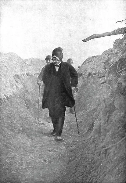 M. Clemenceau sur le Front; Heures derobees au repos prescrit par la Faculte: souffrant... 1918. Creator: Unknown