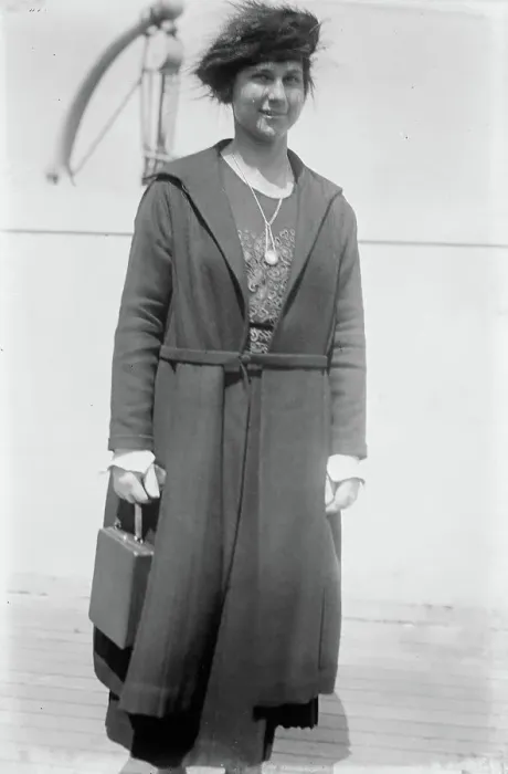 Framed Print : M. Hollins, between c1915 and c1920. Creator: Bain News Service Framed Print : M. Hollins, between c1915 and c1920. Creator: Bain News Service