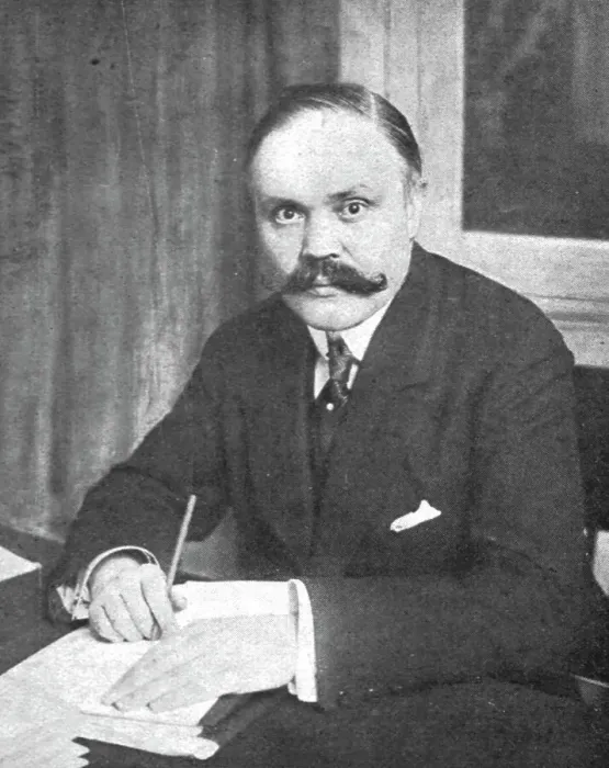 Framed Print : M. Loucheur, sous-secretaire d'Etat au ministere de l'Armement et des Fabrications de guerre, 1916 Creator: Manuel