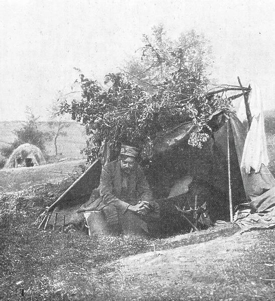 M. Vladimir Betzitch, peintre militaire serbe, sous sa tente, au debut de la campagne. 1916. Creator: Unknown