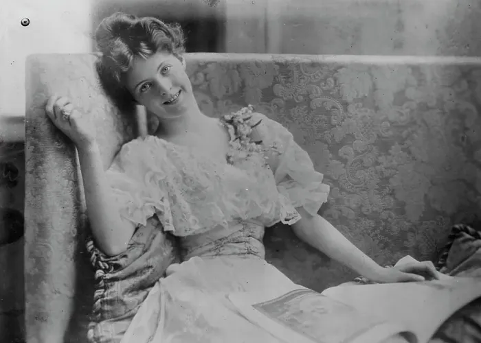 Framed Print : Mabel Taliaferro, 1913. Creators: Bain News Service, George Graham Bain Framed Print : Mabel Taliaferro, 1913. Creators: Bain News Service, George Graham Bain