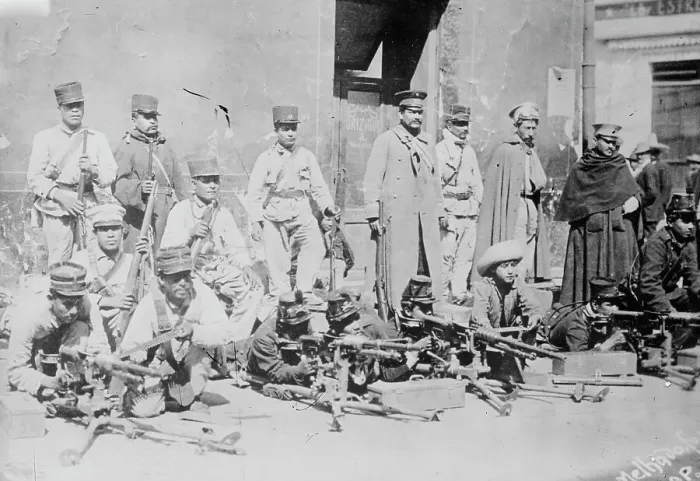 Framed Print : Machine gunners, City of Mexico, 1913. Creator: Bain News Service Framed Print : Machine gunners, City of Mexico, 1913. Creator: Bain News Service