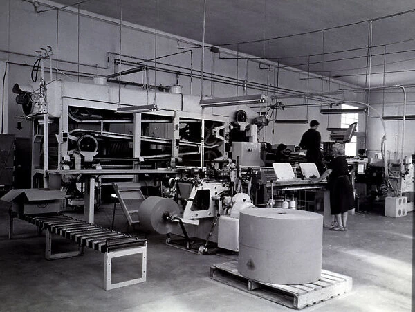 Machine for the header and making of wooden boxes for matches, 1940
