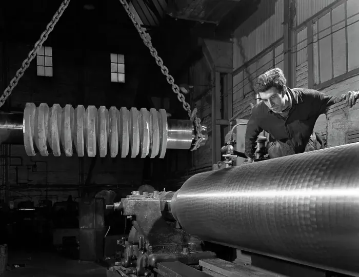 Framed Print : Machining industrial rollers at the Wombwell Foundry & Engineering Co, South Yorkshire, 1963 Framed Print : Machining industrial rollers at the Wombwell Foundry & Engineering Co, South Yorkshire, 1963
