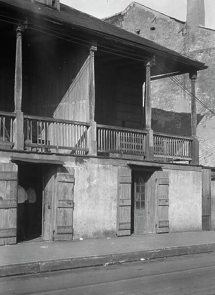 Madame John's Legacy, 632 Dumaine Street, New Orleans, between 1920 and 1926. Creator: Arnold Genthe