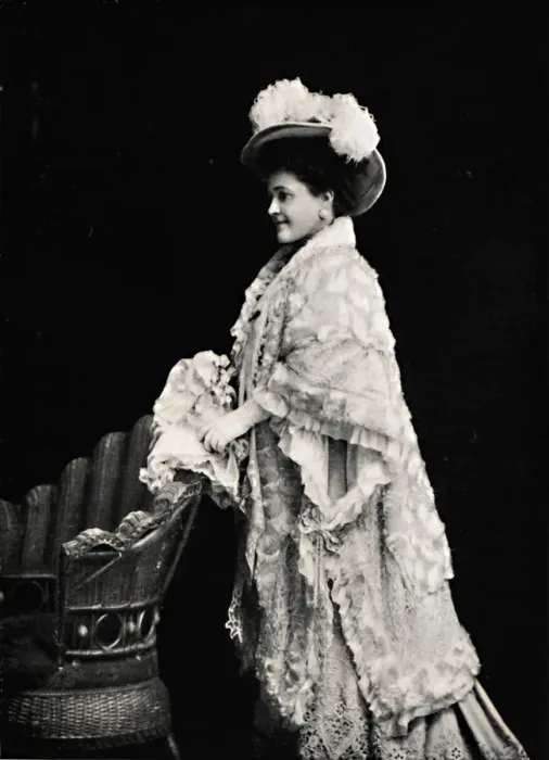 Framed Print : Madame Tetrazzini, 1914. Creator: W&D Downey Framed Print : Madame Tetrazzini, 1914. Creator: W&D Downey