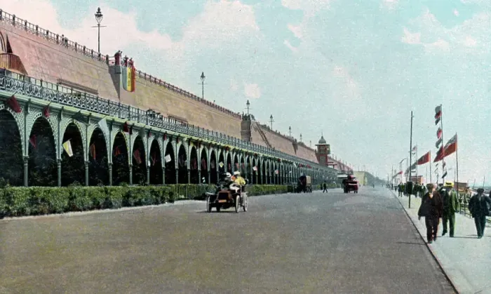 Framed Print : Madeira Road motor track, Brighton, East Sussex, c1900s-c1920s