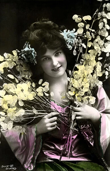 Madge Lessing (1866-1932), German actress, early 20th century.Artist: Dover Street Studios