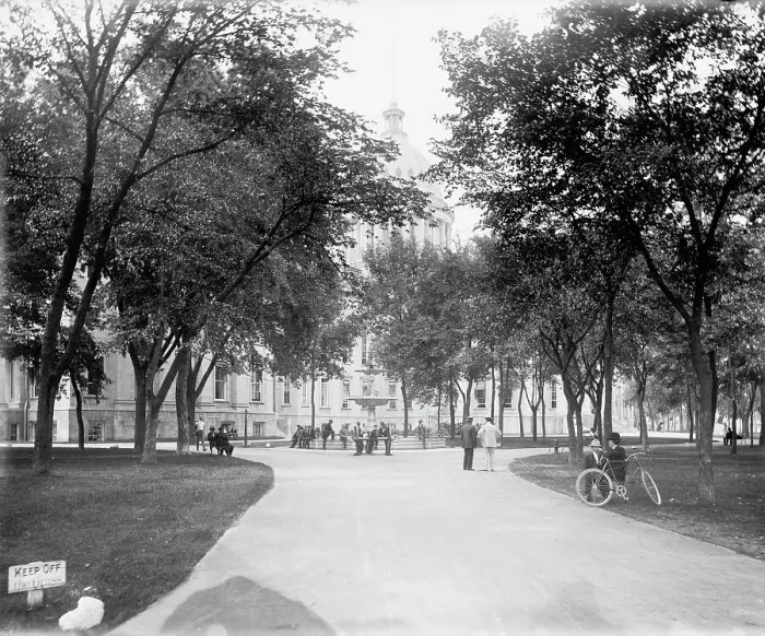 Framed Print : Madison, Wis. in Capitol Park, c1898. Creator: Unknown Framed Print : Madison, Wis. in Capitol Park, c1898. Creator: Unknown