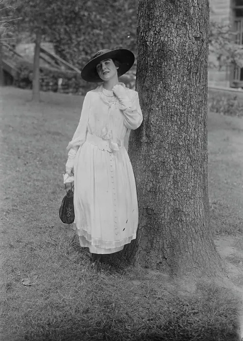 Framed Print : Maggie Teyte, between c1915 and c1920. Creator: Bain News Service Framed Print : Maggie Teyte, between c1915 and c1920. Creator: Bain News Service