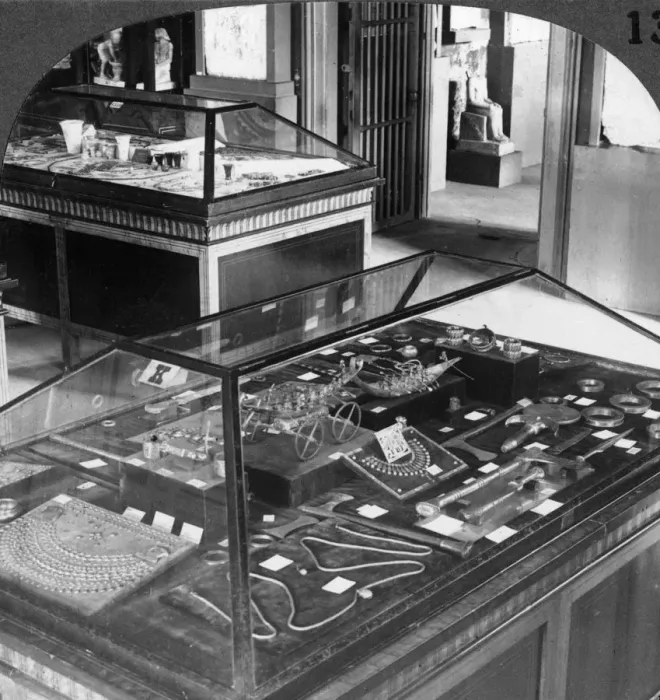 Framed Print : The magnificent jewellery of Queen Ahhotep (c1560BC-1530BC), Cairo Museum, Egypt, 1905. Artist: Underwood & Underwood Framed Print : The magnificent jewellery of Queen Ahhotep (c1560BC-1530BC), Cairo Museum, Egypt, 1905. Artist: Underwood & Underwood