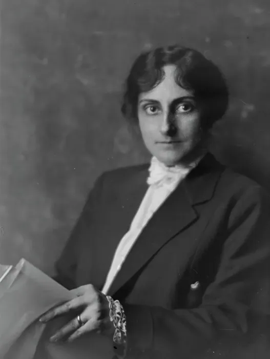 Framed Print : Mahoney, William, Mrs. portrait photograph, 1916. Creator: Arnold Genthe Framed Print : Mahoney, William, Mrs. portrait photograph, 1916. Creator: Arnold Genthe
