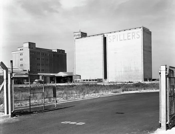 Framed Print : Main mill buildings at Spillers Animal Foods, Gainsborough, Lincolnshire, 1965. Artist Framed Print : Main mill buildings at Spillers Animal Foods, Gainsborough, Lincolnshire, 1965. Artist