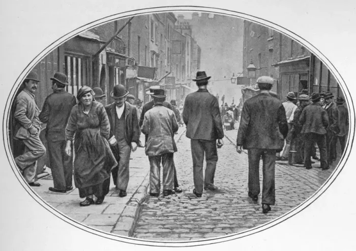 Framed Print : Main street of the Italian community, Clerkenwell, London, c1900 (1901) Framed Print : Main street of the Italian community, Clerkenwell, London, c1900 (1901)
