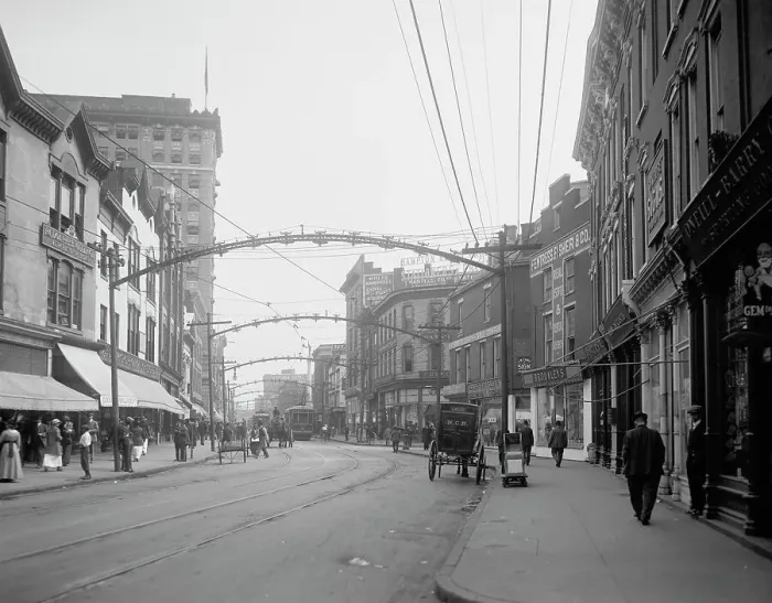 Framed Print : Main Street, Norfolk, Va. c.between 1910 and 1920. Creator: Unknown Framed Print : Main Street, Norfolk, Va. c.between 1910 and 1920. Creator: Unknown