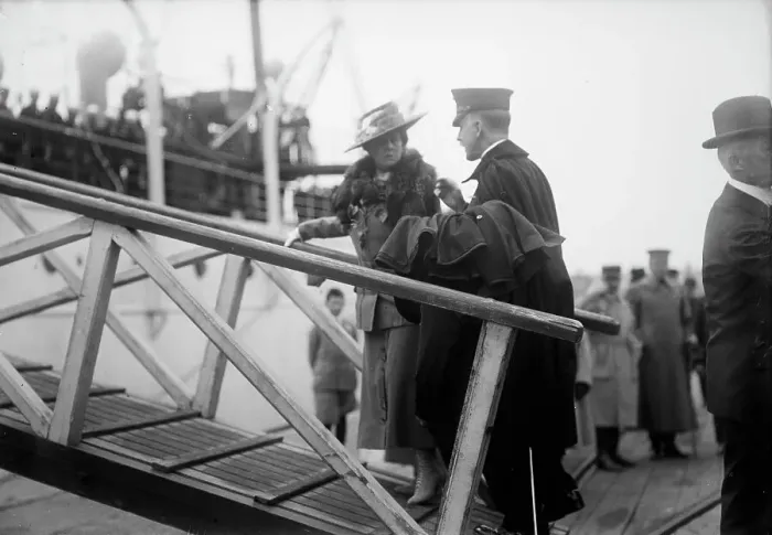 Framed Print : Maj. Gen. George Barnett, Commandant, U.S.M.C. with Mrs. Barnett Boarding Mayflower, 1917. Creator: Harris & Ewing. Maj. Gen. George Barnett, Commandant, U.S.M.C. with Mrs. Barnett Boarding Mayflower, 1917. Creator: Harris & Ewing Framed Print : Maj. Gen. George Barnett, Commandant, U.S.M.C. with Mrs. Barnett Boarding Mayflower, 1917. Creator: Harris & Ewing. Maj. Gen. George Barnett, Commandant, U.S.M.C. with Mrs. Barnett Boarding Mayflower, 1917. Creator: Harris & Ewing