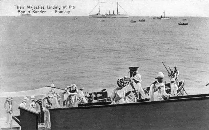Framed Print : Their Majesties landing at the Apollo Bunder, Bombay, India, early 20th century Framed Print : Their Majesties landing at the Apollo Bunder, Bombay, India, early 20th century