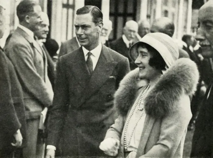 Framed Print : Their Majesties at the Royal Agricultural Show, Southampton, 1932, 1937. Creator: Unknown Framed Print : Their Majesties at the Royal Agricultural Show, Southampton, 1932, 1937. Creator: Unknown
