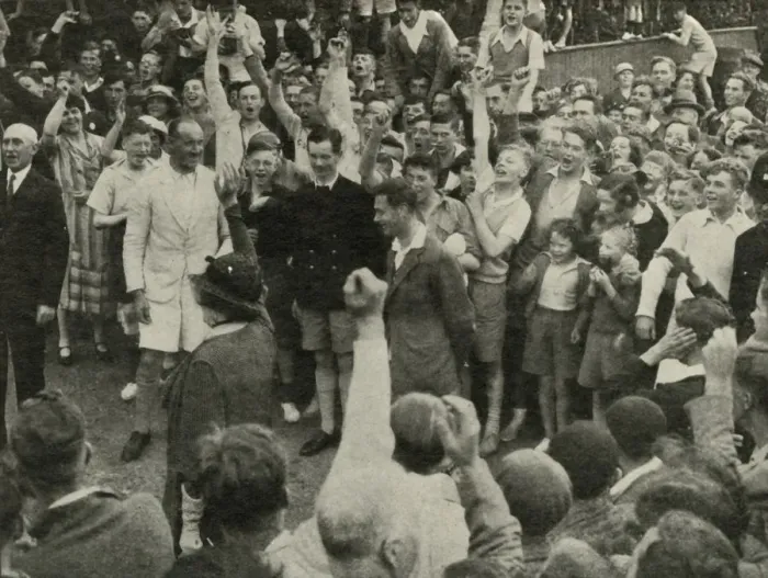 Framed Print : His Majesty at His Boys Camp at Southwold, 1937. Creator: Unknown Framed Print : His Majesty at His Boys Camp at Southwold, 1937. Creator: Unknown