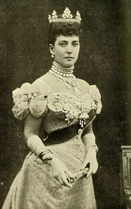 Framed Print : Her Majesty Queen Alexandra, 1902. Creator: Gunn & Stuart. Her Majesty Queen Alexandra, 1902. Creator: Gunn & Stuart Framed Print : Her Majesty Queen Alexandra, 1902. Creator: Gunn & Stuart. Her Majesty Queen Alexandra, 1902. Creator: Gunn & Stuart