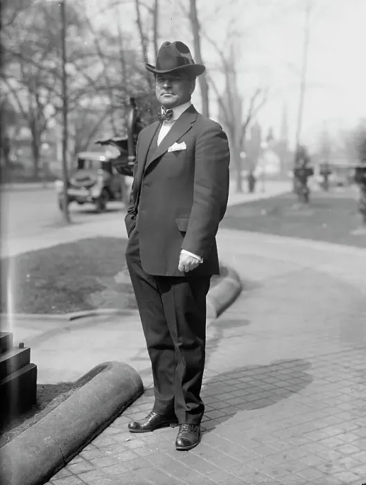 Framed Print : Major Victor M. Locke, Chief of The Choctaw, 1916. Creator: Harris & Ewing. Major Victor M. Locke, Chief of The Choctaw, 1916. Creator: Harris & Ewing Framed Print : Major Victor M. Locke, Chief of The Choctaw, 1916. Creator: Harris & Ewing. Major Victor M. Locke, Chief of The Choctaw, 1916. Creator: Harris & Ewing