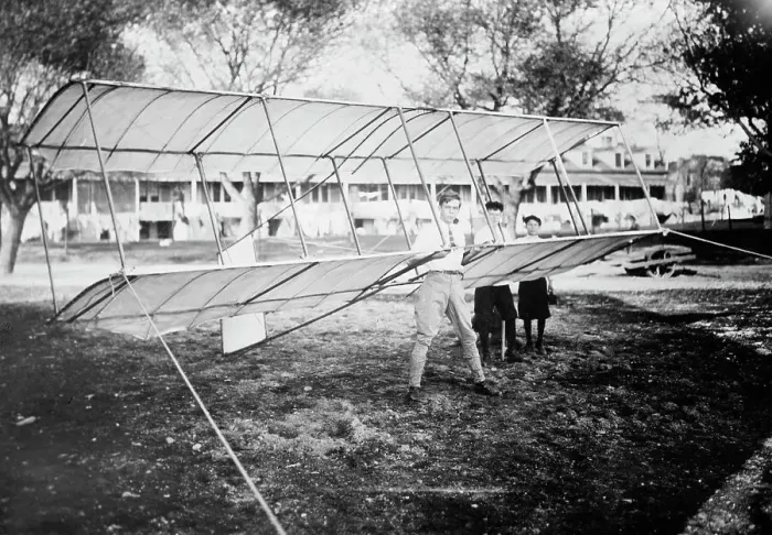 Framed Print : Malcolm Allison - with glider, between c1910 and c1915. Creator: Bain News Service Framed Print : Malcolm Allison - with glider, between c1910 and c1915. Creator: Bain News Service