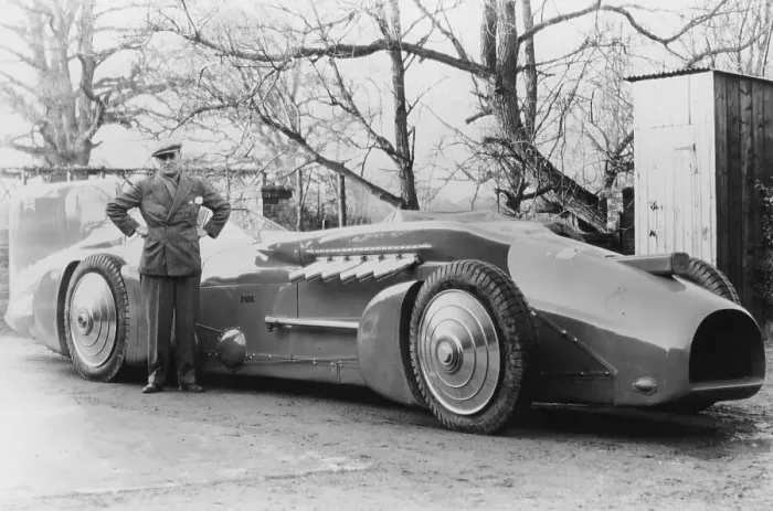 Framed Print : Malcolm Campbell with the 1933 Bluebird, 1933 Framed Print : Malcolm Campbell with the 1933 Bluebird, 1933