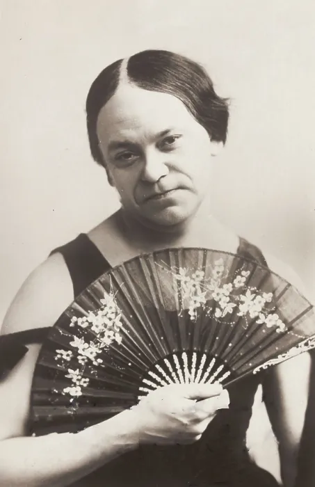 Framed Print : Malcolm Scott in character as a 'Gibson Girl', 1908. Creator: Unknown Framed Print : Malcolm Scott in character as a 'Gibson Girl', 1908. Creator: Unknown
