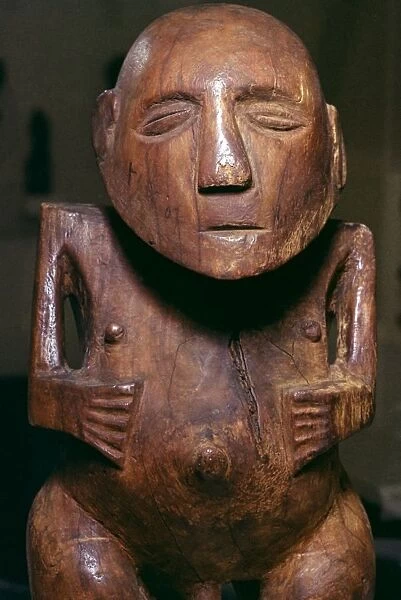 Male figure (ti i) made of thespesia wood from the Society Islands in Tahiti, 19th Century