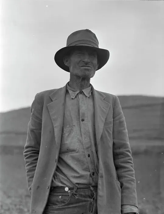 Framed Print : This man is a labor contractor in the pea fields of California, 1936. Creator: Dorothea Lange Framed Print : This man is a labor contractor in the pea fields of California, 1936. Creator: Dorothea Lange