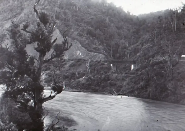 Framed Print : Manawatu Gorge, late 19th-early 20th century. Creator: Unknown Framed Print : Manawatu Gorge, late 19th-early 20th century. Creator: Unknown