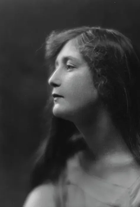 Framed Print : Manderkern, Miss, portrait photograph, 1916 May 20 or June 12. Creator: Arnold Genthe