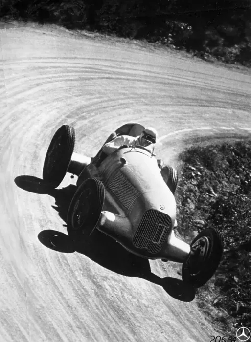 Framed Print : Manfred von Brauchitsch driving Mercedes-Benz W25 Grand Prix car, 1934 Framed Print : Manfred von Brauchitsch driving Mercedes-Benz W25 Grand Prix car, 1934