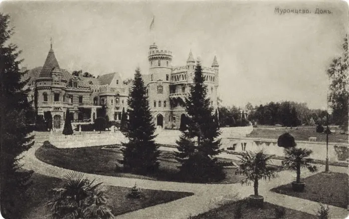 Framed Print : Manor house at the Muromtsevo Estate, before 1909 Framed Print : Manor house at the Muromtsevo Estate, before 1909