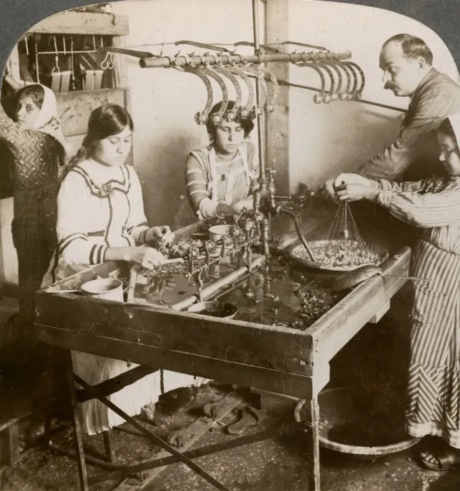 Framed Print : Manufacturing silk, Syria, 1900s. Artist: Underwood & Underwood Framed Print : Manufacturing silk, Syria, 1900s. Artist: Underwood & Underwood