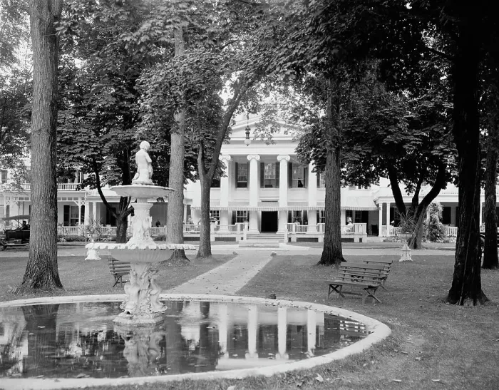 Framed Print : The Maplewood entrance, Pittsfield, Mass. c.(between 1900 and 1920). Creator: Unknown