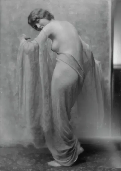 Framed Print : Marcellus, Irene, portrait photograph, 1915. Creator: Arnold Genthe Framed Print : Marcellus, Irene, portrait photograph, 1915. Creator: Arnold Genthe