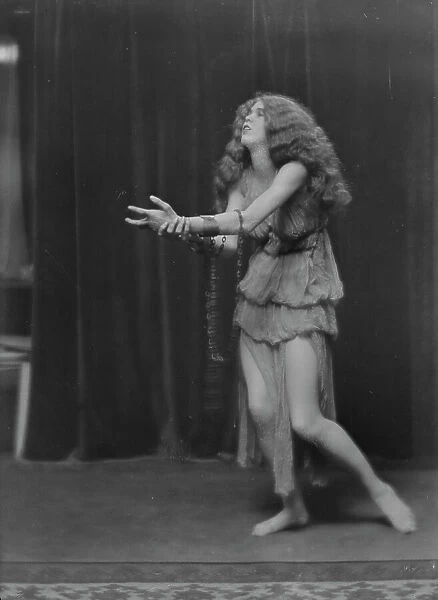 Marcellus, Miss, 1916. Creator: Arnold Genthe